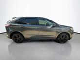 Thumbnail of 2020 Magnetic Metallic Ford Edge