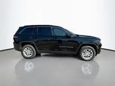 Thumbnail of 2025 Diamond Black Crystal Pearlcoat Jeep Grand Cherokee