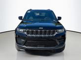 Thumbnail of 2025 Diamond Black Crystal Pearlcoat Jeep Grand Cherokee