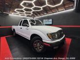Photo of 2001 Super White Toyota Tacoma