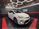 Photo of 2013 Super White Toyota Prius