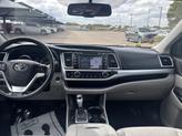 Thumbnail of 2015 Predawn Gray Mica Toyota Highlander