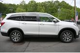 Thumbnail of 2022 Platinum White Pearl Honda Pilot