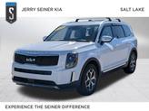 Photo of 2022 Glacial White Pearl Kia Telluride
