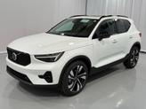 Photo of 2025 White Pearl Volvo XC40