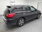 Thumbnail of 2017 Magnetic Black Metallic Nissan Pathfinder
