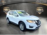 Photo of 2017 White Nissan Rogue