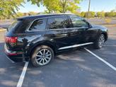 Thumbnail of 2019 Orca Black Metallic Audi Q7