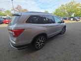 Thumbnail of 2019 Lunar Silver Metallic Honda Pilot