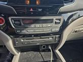 Thumbnail of 2019 Lunar Silver Metallic Honda Pilot