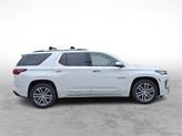 Thumbnail of 2023 Iridescent Pearl Tricoat Chevrolet Traverse
