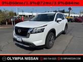 Thumbnail of 2025 Everest White Pearl Tricoat Nissan Pathfinder