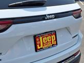 Thumbnail of 2022 Bright White Clearcoat Jeep Grand Cherokee
