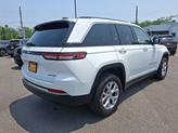 Thumbnail of 2022 Bright White Clearcoat Jeep Grand Cherokee