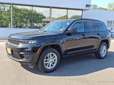 Thumbnail of 2024 Diamond Black Crystal Pearlcoat Jeep Grand Cherokee
