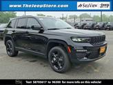Photo of 2025 Diamond Black Crystal Pearlcoat Jeep Grand Cherokee