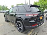Thumbnail of 2025 Diamond Black Crystal Pearlcoat Jeep Grand Cherokee