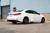 Thumbnail of 2017 White Lexus ES 350