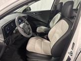 Thumbnail of 2025 Snow White Pearl Kia Niro