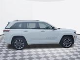 Thumbnail of 2022 Bright White Clearcoat Jeep Grand Cherokee