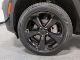 Thumbnail of 2023 Diamond Black Crystal Pearlcoat Jeep Grand Cherokee