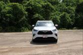 Thumbnail of 2022 Wind Chill Pearl Toyota Highlander Hybrid