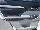 Thumbnail of 2019 Blizzard Pearl Toyota Highlander