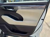 Thumbnail of 2021 Blizzard Pearl Toyota Highlander