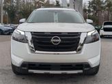 Thumbnail of 2025 Everest White Pearl Tricoat Nissan Pathfinder