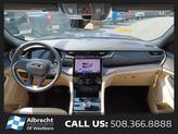 Thumbnail of 2025 Diamond Black Crystal Pearlcoat Jeep Grand Cherokee