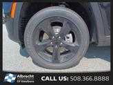 Thumbnail of 2025 Diamond Black Crystal Pearlcoat Jeep Grand Cherokee L