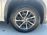 Thumbnail of 2018 Blizzard Pearl Toyota Highlander