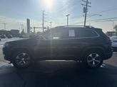 Thumbnail of 2019 Diamond Black Crystal Pearlcoat Jeep Cherokee