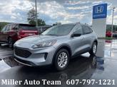 Photo of 2022 Iconic Silver Metallic Ford Escape