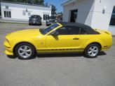Thumbnail of 2006 Yellow Ford Mustang
