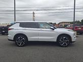 Thumbnail of 2022 White Diamond Mitsubishi Outlander