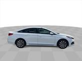 Thumbnail of 2017 White Hyundai SONATA