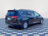 Thumbnail of 2017 Brilliant Black Crystal Pearlcoat Chrysler Pacifica
