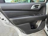 Thumbnail of 2017 Silver Nissan Pathfinder