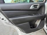 Thumbnail of 2017 Silver Nissan Pathfinder