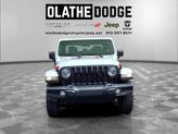 Thumbnail of 2021 Bright White Clearcoat Jeep Gladiator