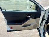 Thumbnail of 2006 Ivory White Pontiac G6