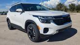 Photo of 2026 White Pearl Kia Seltos