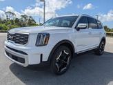 Thumbnail of 2025 White Pearl Kia Telluride