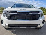Thumbnail of 2026 White Pearl Kia Seltos