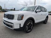 Thumbnail of 2025 White Pearl Kia Telluride