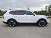 Thumbnail of 2025 White Pearl Kia Telluride