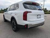 Thumbnail of 2025 White Pearl Kia Telluride
