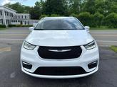 Thumbnail of 2022 White Chrysler Pacifica
