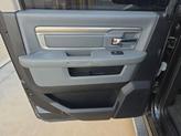 Thumbnail of 2016 Brilliant Black Crystal Pearlcoat RAM 1500